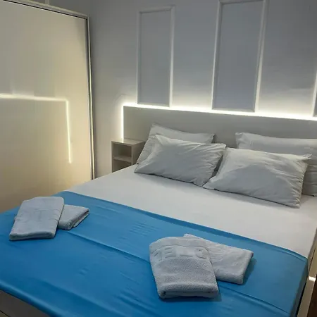 Comfort Deluxe Kosmos Apartment *